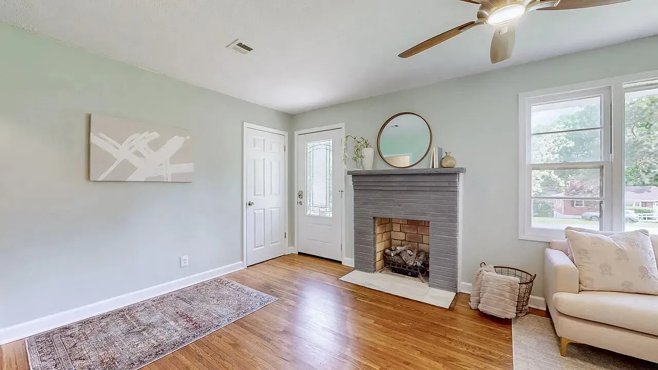 4 bed, 2350 sqft, $2,700 — Photo 3