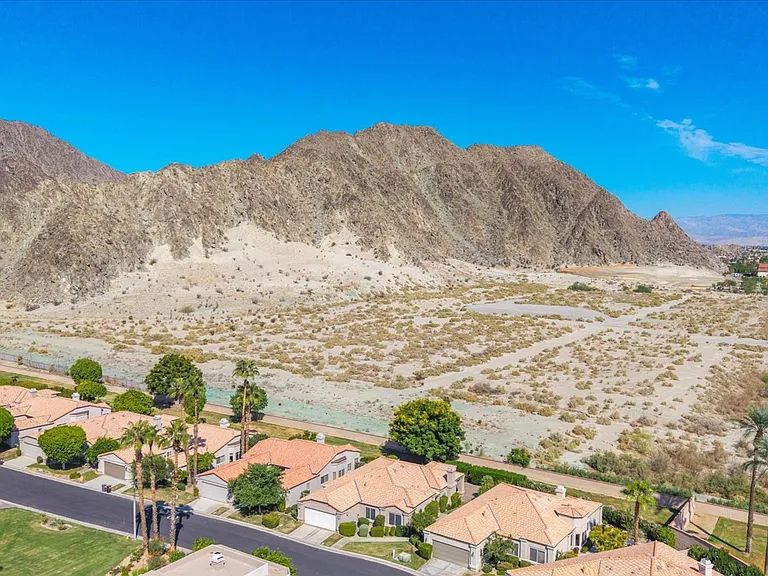 48137 Vista Cielo — Photo 42
