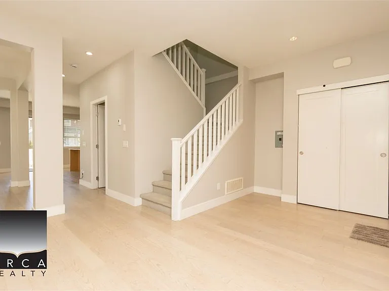 293 Camata St — Photo 20