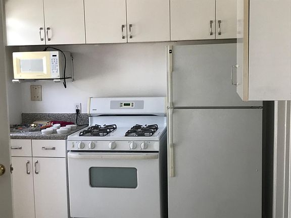 3rd image of 5743 Bartmus St