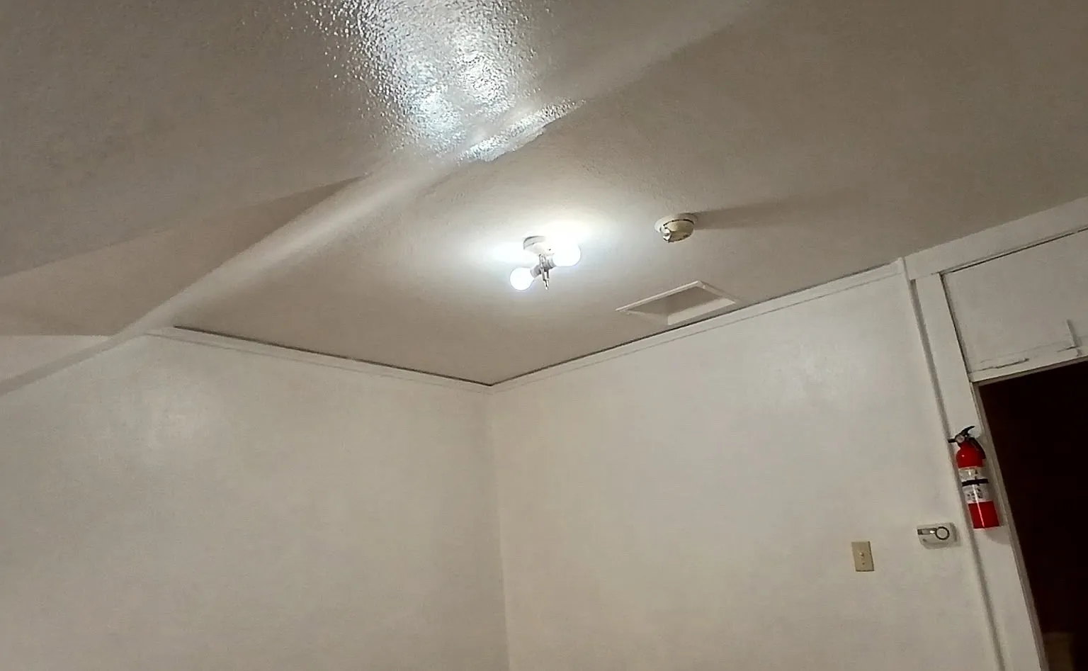 Studio, 250 sqft, $850 — Photo 2
