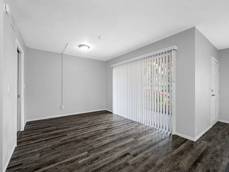 Lake Tarpon Apartments — Photo 20
