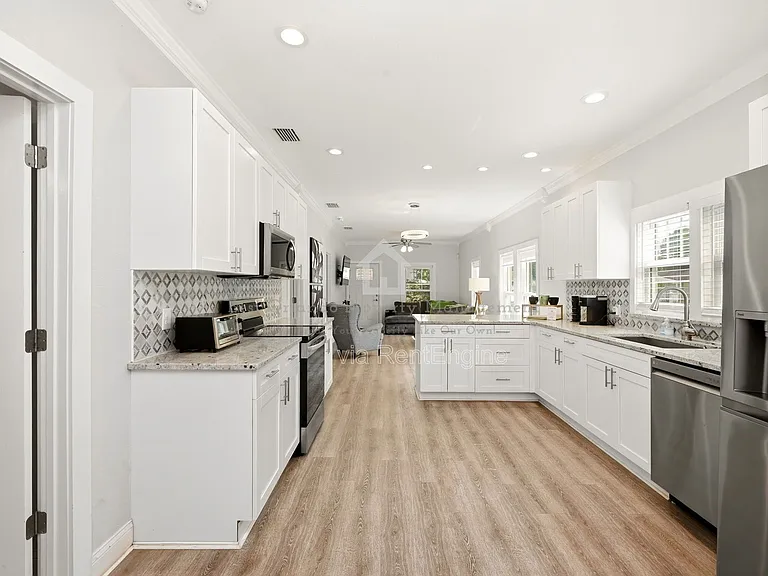 302 W Park St — Photo 17