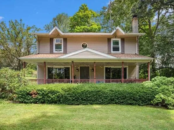 65661 Dailey Rd, Edwardsburg, MI 49112