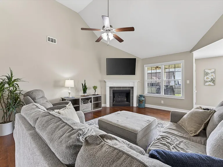 1044 Charles Thomas Dr — Photo 30