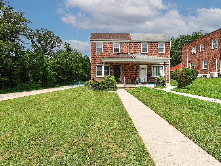 5618 Belleville Ave — Photo 2