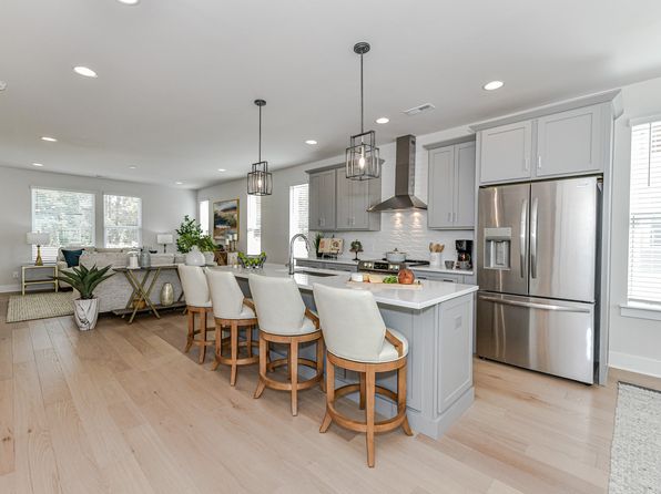 charlotte-north-carolina-448464056 picture