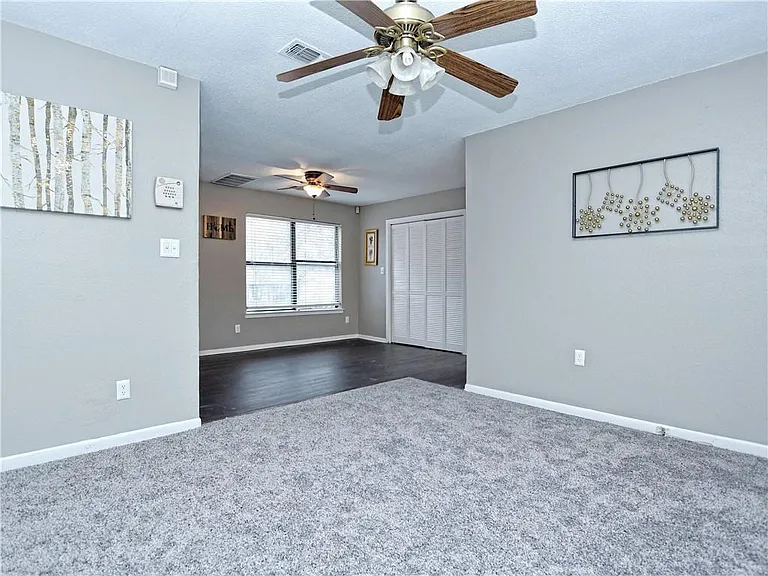 904 Walter St — Photo 4