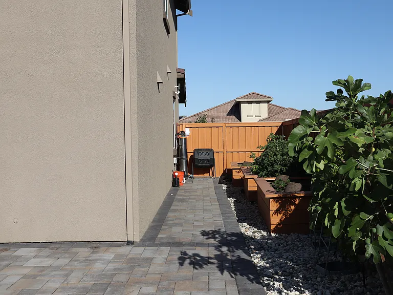 1068 Osprey Dr — Photo 44