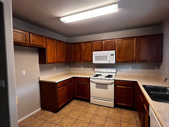 5th image of 14831 W Acapulco Ln