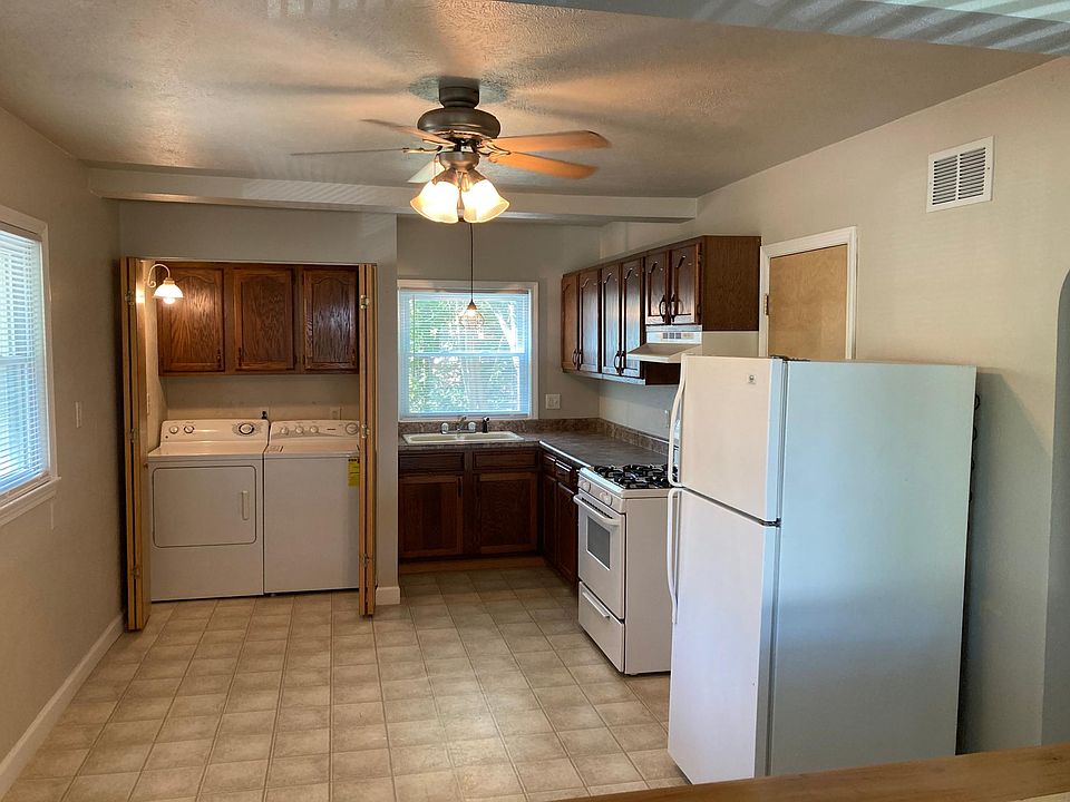 1st image of 5245 N Montclair Ave