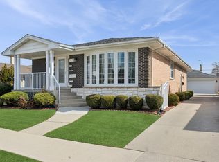 8455 N Chester Ave, Niles, IL 60714