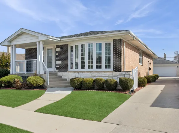 8455 N Chester Ave, Niles, IL 60714