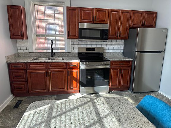 3rd image of 308 Hawley Ave APT 4