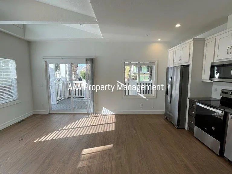 2035 Gill Port Ln #A — Photo 4
