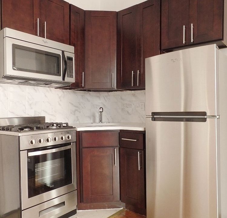 2nd image of 355 W 123rd St APT 4