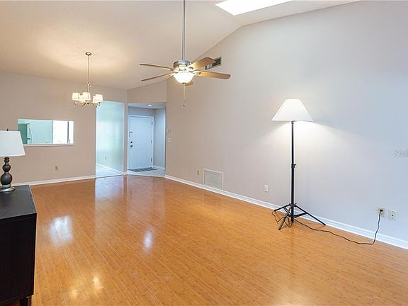 4th image of 2303 Sun Valley Cir #2303