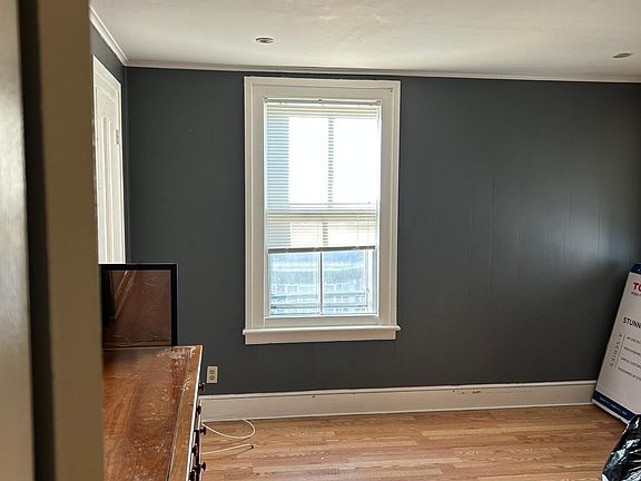 5th image of 52 Perry Ave #1