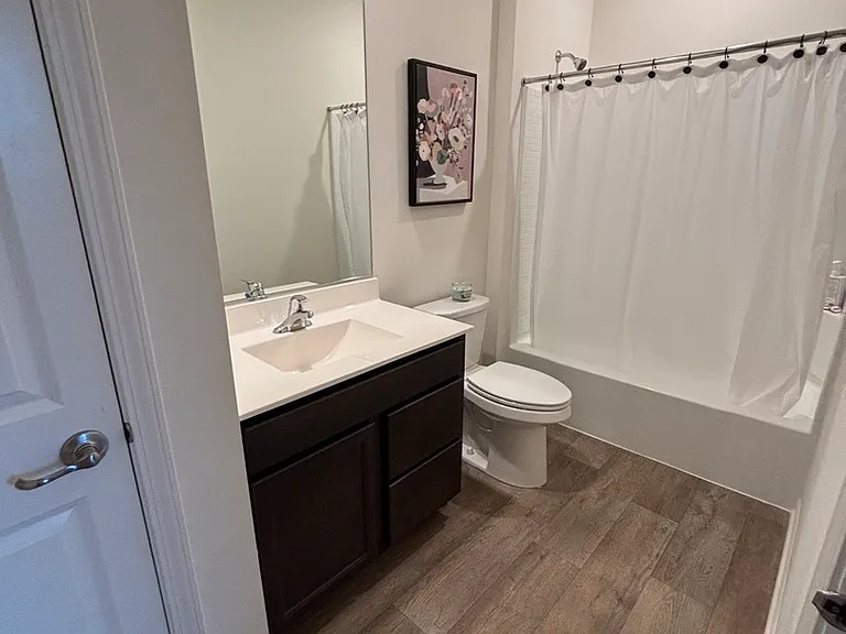 922 Darwin St — Photo 8