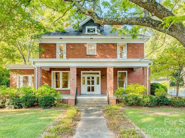 3 Kings Mountain St, York, SC 29745