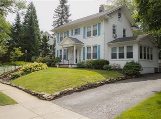 30 Clarendon Ct, Metuchen, NJ