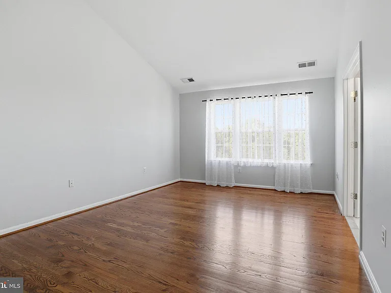 915 Buttonwood Ter NE — Photo 23