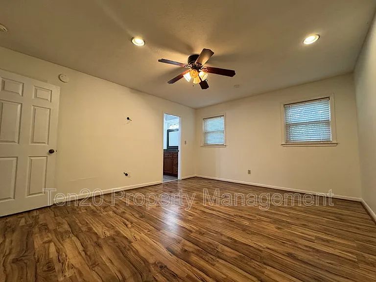 6446 Gloucester Ct — Photo 20