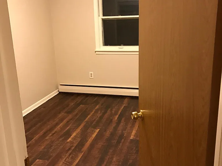 15077 Riverside Dr #3 — Photo 3