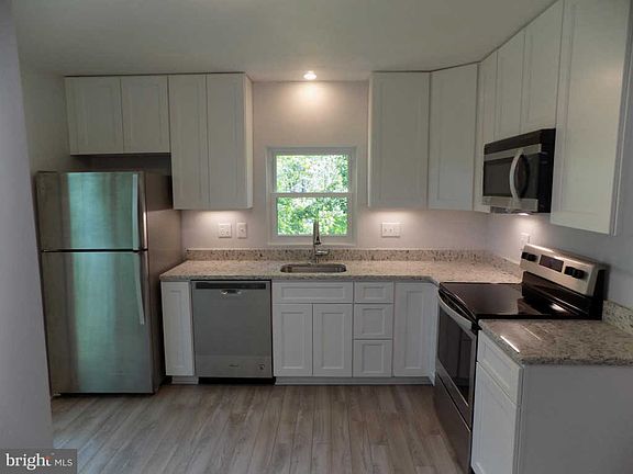 5th image of 1000 Forest Hills Ave