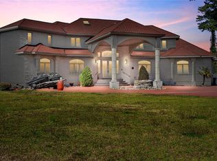 916 E Sparrow Rd, Virginia Beach, VA 23464