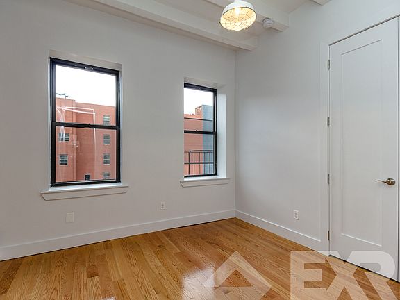 4th image of 13 Humboldt St #4RI