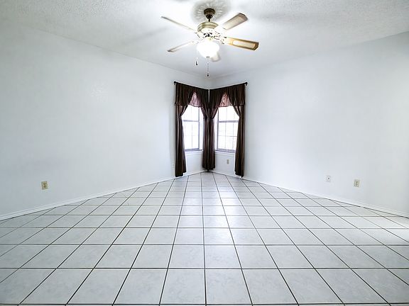 4th image of 2620 Bauer Dr