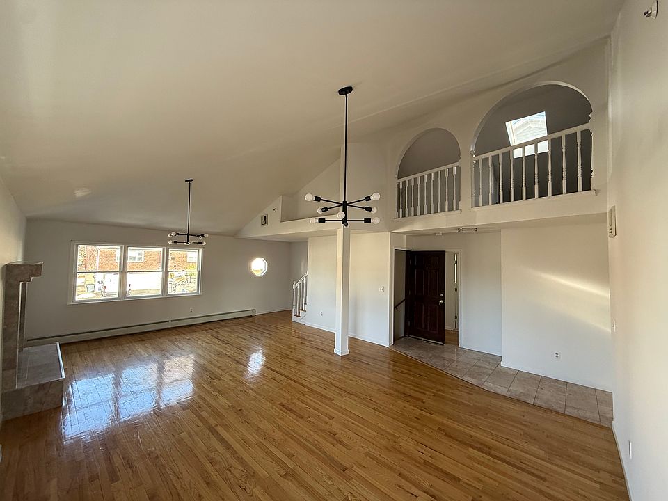 1st image of 166 Woodside Ave Floor 2