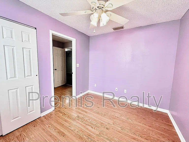 747 Brook St — Photo 21