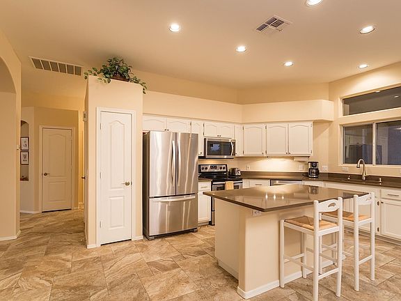 4th image of 11608 W Kumquat Ct