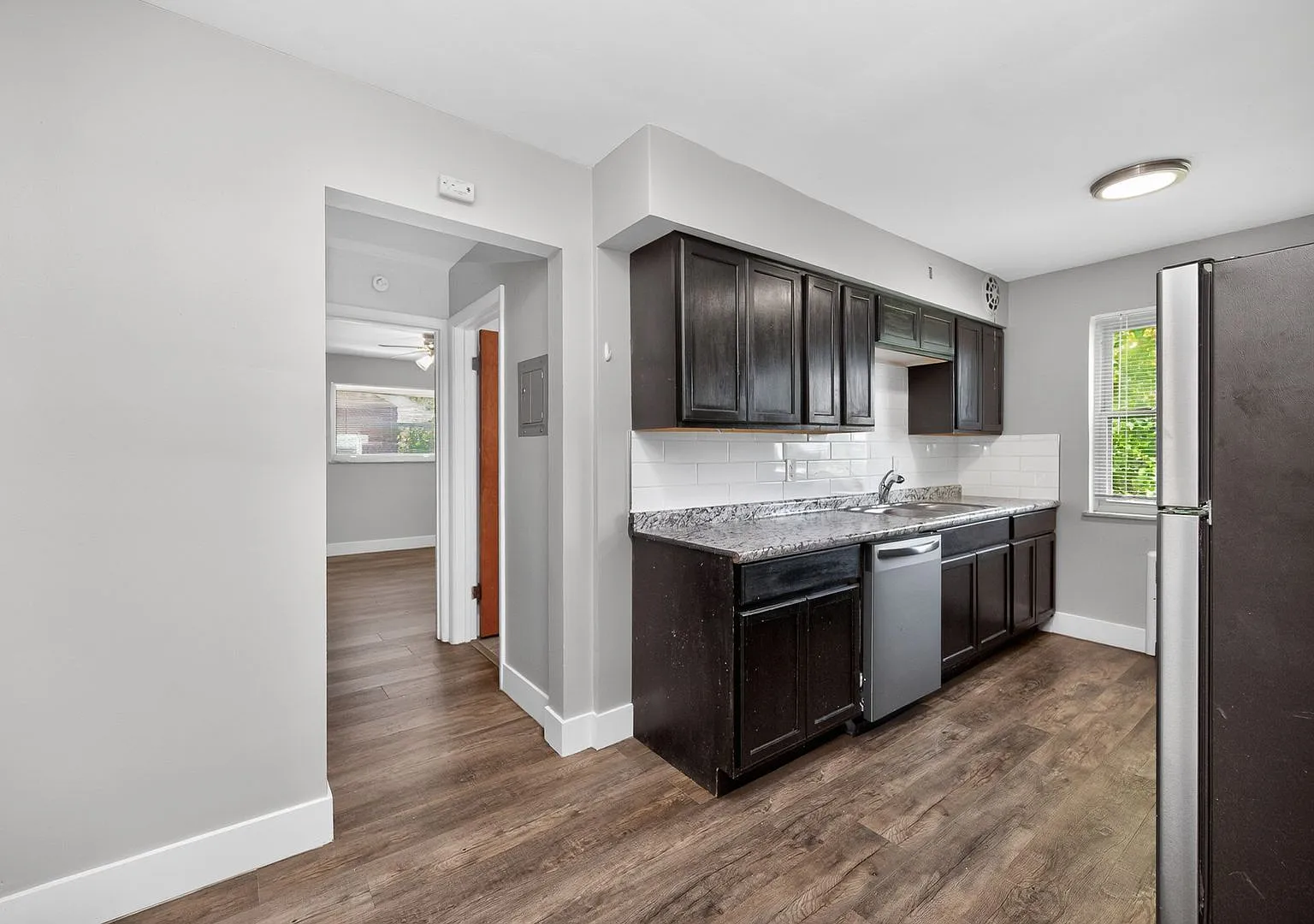 1 bed, 1.0 bath, $1,015 — Photo 4