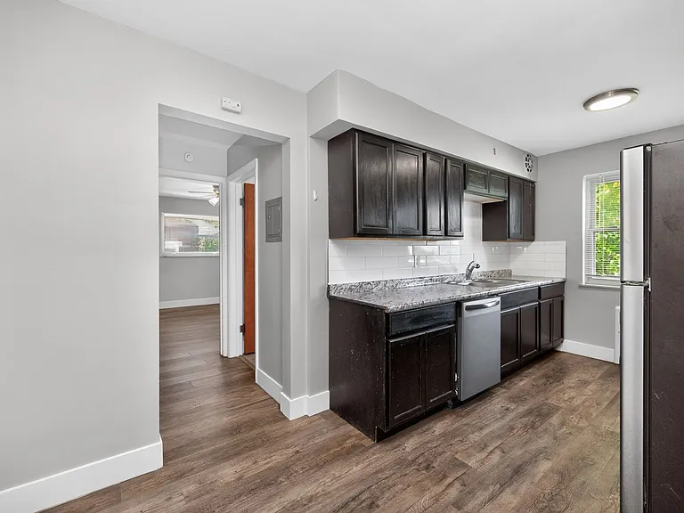6612 Bantry Ave #8 — Photo 4