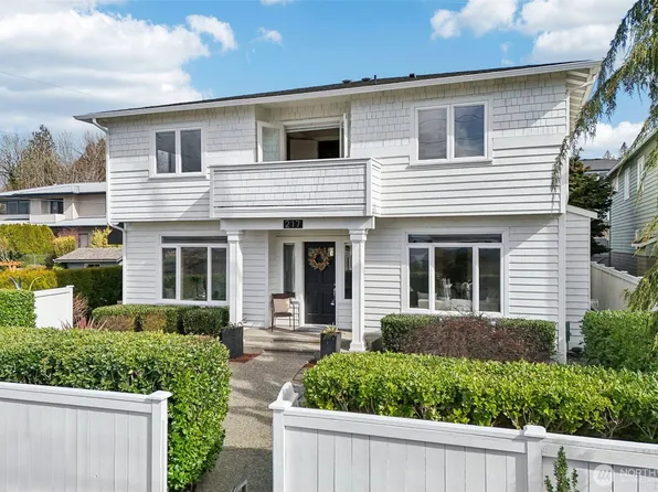 217 9th Avenue S, Edmonds, WA 98020