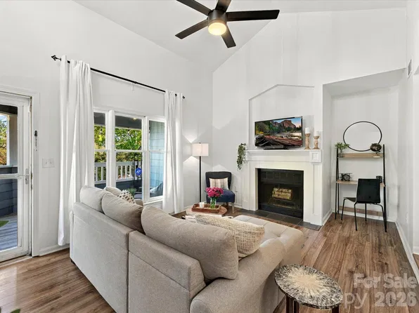 423 W 8th St APT 78, Charlotte, NC 28202