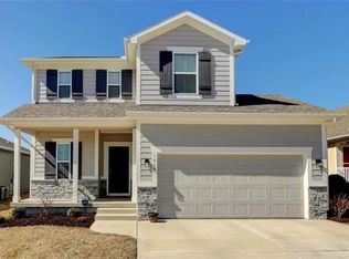 1065 SW Arborway Dr, Lees Summit, MO 64082