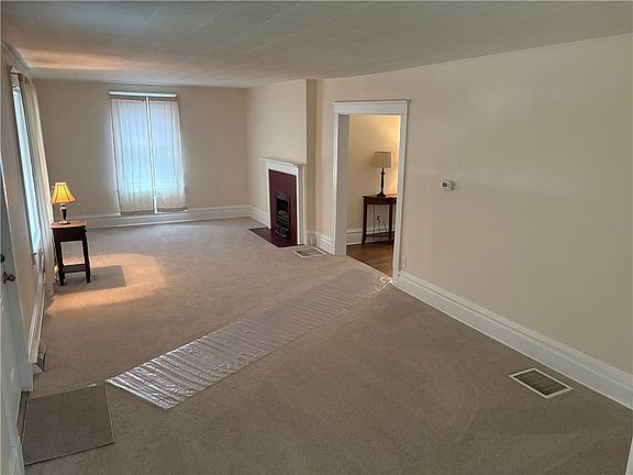5th image of 3821-3841 Evergreen Rd