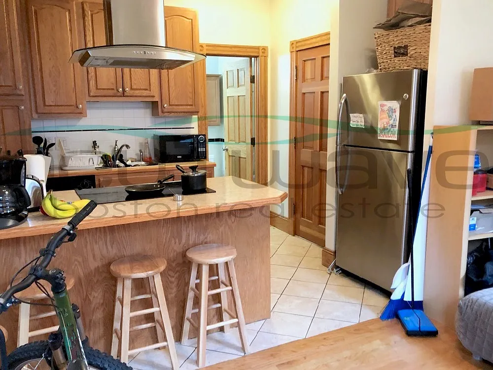 2 bed, 800 sqft, $3,800 — Photo 2