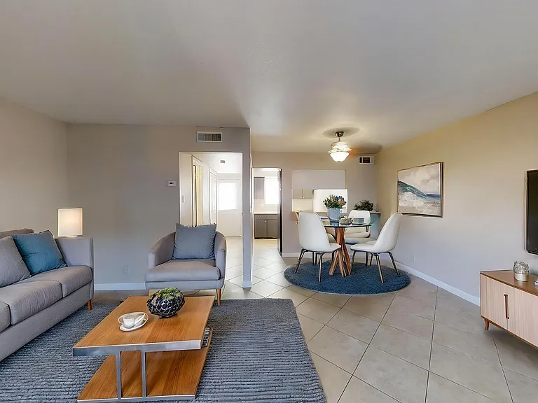 Verano at the Heights Apartments — Photo 3