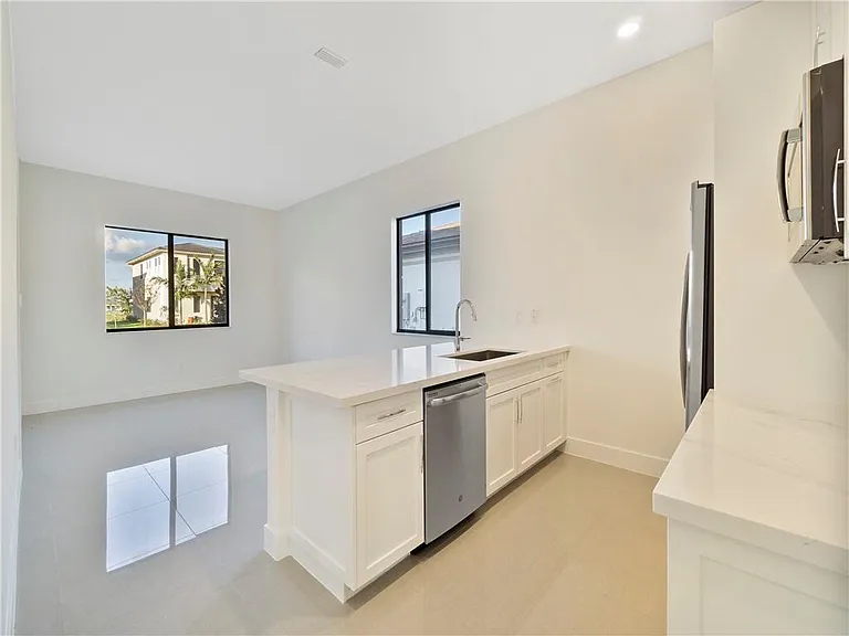 10870 Shore St — Photo 19