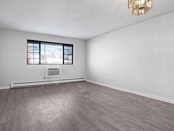 5th image of 1364 E 92nd Street #101