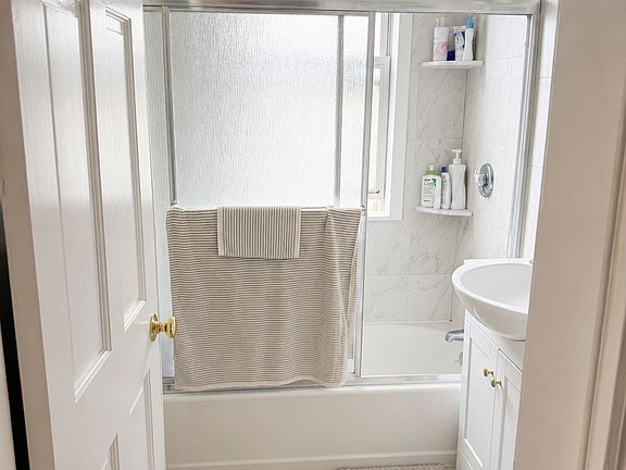 5th image of 49-51 Putnam Ave #2