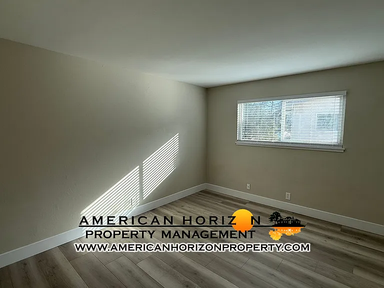 1307 Edmonton Ave #3 — Photo 8