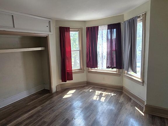 3rd image of 1309 Park Blvd