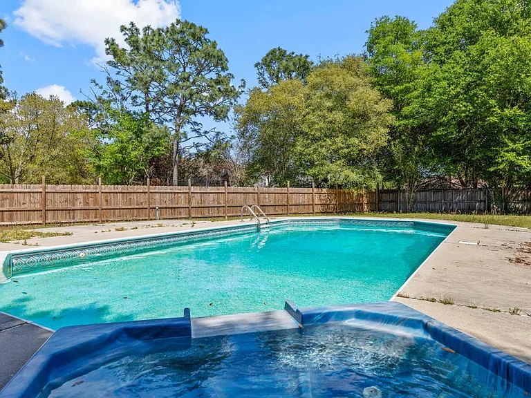 425 Whirlaway Ct — Photo 31
