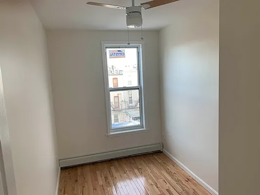 Rented by Heights Realty Advisors | media 18